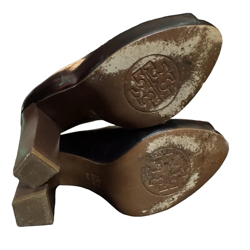 Tory Burch w/Gold Accent Wood Block Heel - Picture 3 of 6
